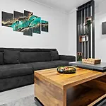 Minimalist & Grey Flat Lejlighed