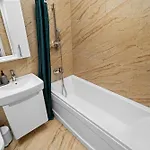 Minimalist & Grey Flat Lejlighed