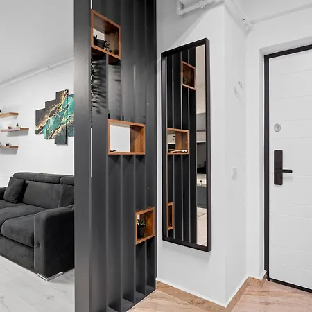 Minimalist & Grey Flat Bukarest