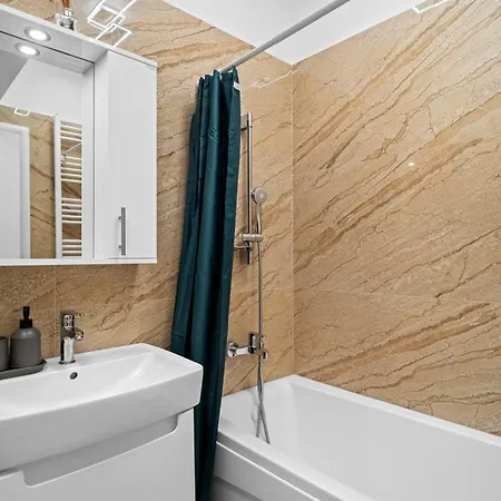 Minimalist Green&grey Flat *